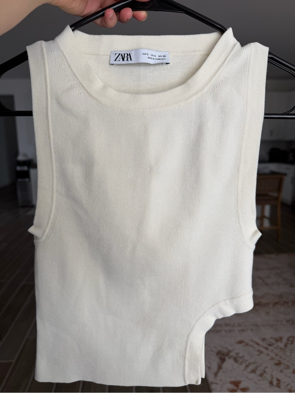Zara Off-White Ribbed Crewneck Tank